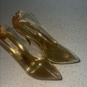 Cape Robbin Shiny Gold Pointed Heels